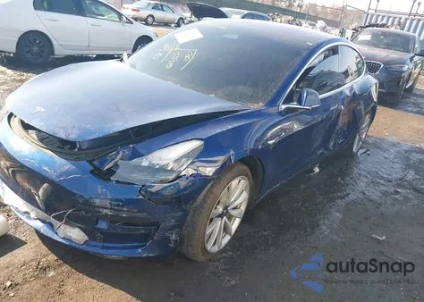 2018 Tesla Model 3 Long Range/Performance z USA, uszkodzony, nr VIN 5YJ3E1EB1JF133979